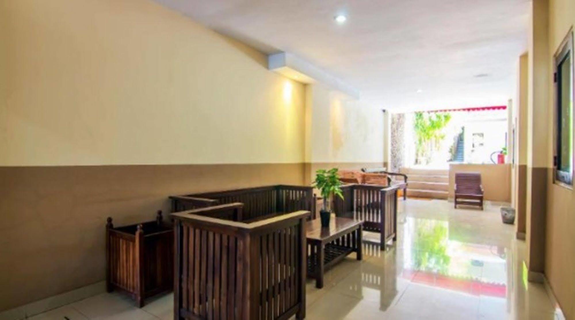 Ayu Hotel 2*